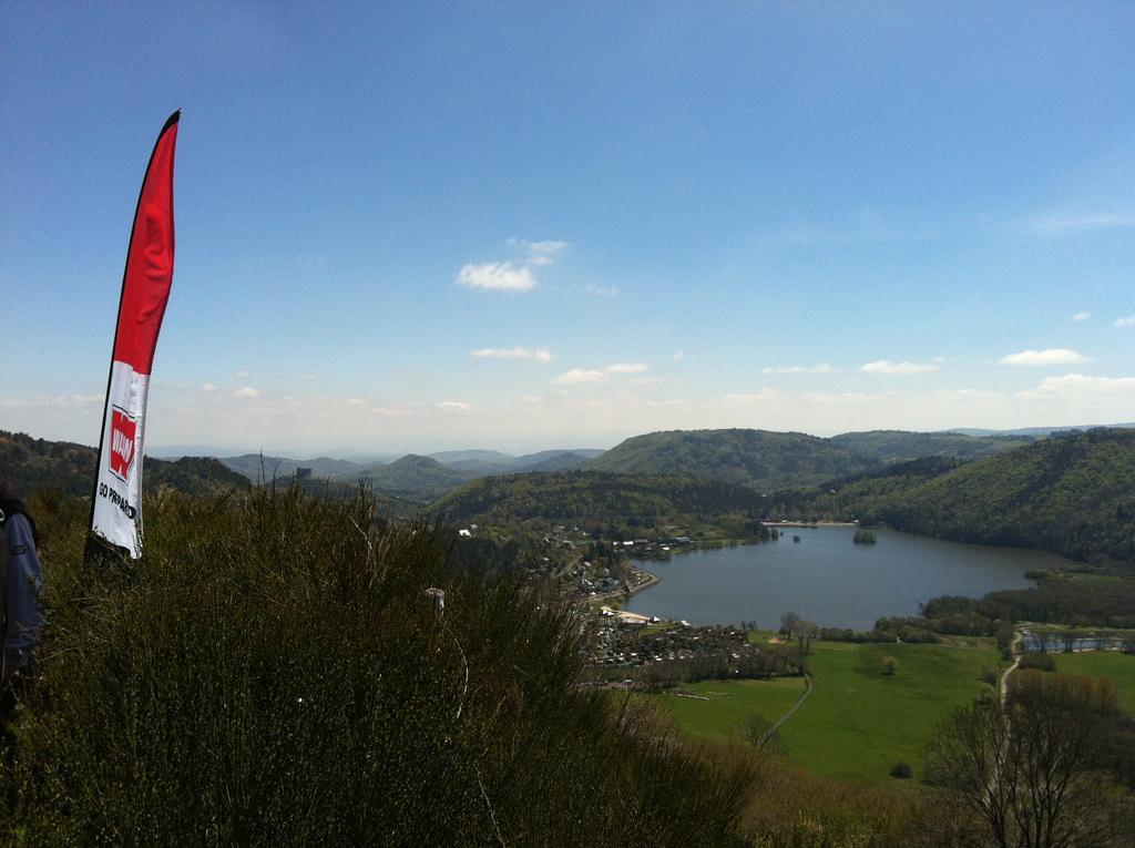Villa Maria Chambon-sur-Lac Bagian luar foto